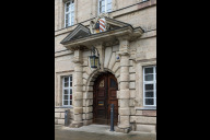 Bild Eingangsportal Baumeisterhaus.