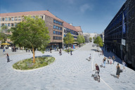 Bild Blick von der Spitalgasse in Richtung Norden. Nach Abschluss der Arbeiten wird es auf dem Obstmarkt mehr Grün und weniger Verkehr geben.
