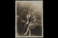 Bild Marie Falcke mit ihrer Tochter Gertrud, 1933.