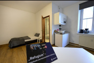 Bild Das „Refugium“ in einem ehemaligen Hotelgebäude in der Eilgutstraße bietet wohnungslosen und obdachlosen Frauen neben Notschlafplätzen Einzelzimmer für einen längeren Zeitraum mit Kochmöglichkeit und eigenem Bad.