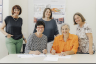 Bild Freuen sich über die Fortsetzung des Projekts „AruK plus“ (v. li. stehend): Inge Dittrich, Noris-Arbeit gGmbH, Familien- und Sozialreferentin Elisabeth Ries, Pia Schrader, Noris-Arbeit gGmbH; (v. li. sitzend): Andrea Möhringer, Vorständin der Stiftung Kinderförderung von Playmobil, Dr. Eva Haas, Geschäftsführerin Noris-Arbeit gGmbH. 