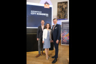 Bild Von links nach rechts: Planungs- und Baureferent Daniel F. Ulrich, Wirtschafts- und Wissenschaftsreferentin Dr. Andrea Heilmaier und Oberbürgermeister Marcus König beim City Kongress 2025.