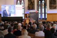 Bild Oberbürgermeister Marcus König spricht beim City Kongress 2025. 