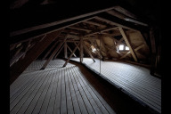 Bild Der komplexe historische Dachstuhl der Burg Hoheneck stellte die Planer vor große Herausforderungen.