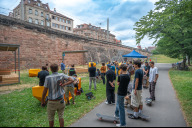 Bild Mit Jugendlichen geplant, von der Stadt umgesetzt: Im Burggraben wurden zwei neue Jugendunterstände offiziell eingeweiht.