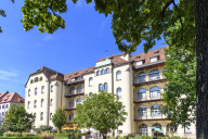 Bild Im Dachgeschoss des Elisabeth-Bach-Hauses, einem Gebäude des Nürnberger Pflegezentrums Sebastianspital, gibt es 13 seniorengerechte Wohnplätze für ältere Menschen mit Behinderung. 