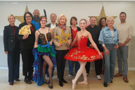 Bild Vorverkauf des Sternenhauses für das Familienprogramm startet; v. li.: Alexandra Reithinger (STAEDTLER-Stiftung), Beate Treffkorn (Sparkasse Nürnberg), Tobias Ballbach (Alexander Beck Kinderfonds Stiftung), Tänzerin (Mind and Dance Nürnberg), Paul Heinz Bruder (BRUDER Spielwaren), Prof. Dr. Julia Lehner (2. Bürgermeisterin der Stadt Nürnberg), Stefanie Dürrbeck (N-ERGIE Aktiengesellschaft), Tänzerin (Mind and Dance Nürnberg), Andreas Gehlert (N-ERGIE Aktiengesellschaft), Annekatrin Fries (Leitung Amt für Kultur und Freizeit), Kiki Schmidt (Leitung Stabsstelle Kinderkultur, Amt für Kultur und Freizeit) und Philip Hauck (wbg Immobilien GmbH).