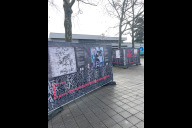 Bild Open-Air-Ausstellung auf dem Heinrich-­Böll-­Platz in Langwasser: Das städtische Menschenrechtsbüro zeigt mit Partnern rund um den Internationalen Tag der Menschenrechte am 10. Dezember die Ausstellung „Pictures for the Human Rights“. 