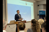 Bild Oberbürgermeister Marcus König beim „Sicherheitsforum Innenstadt“.