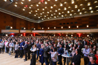 Bild Rund 1 000 Gäste feierten die Einbürgerung in der Meistersingerhalle – als neue deutsche Staatsbürgerinnen und Staatsbürger.
