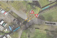 Bild Sechs Poller sorgen zukünftig dafür, dass rund zwei Drittel der Brücke für den gelegentlichen Pkw-Verkehr gesperrt ist. Eine Überquerung ist aber bei einer Restbreite von 4,90 Metern trotzdem noch möglich.