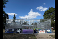 Bild Der Servicebetrieb Öffentlicher Raum Nürnberg (Sör) hat den neuen Soccer-Court an der Fürther Straße fertiggestellt. Am Donnerstag, 9. Juli 2026, wurde der von Jugendlichen und dem Jugendbeteiligungsprojekt „laut!“ initiierte Platz an der Stadtgrenze Nürnberg/Fürth der Öffentlichkeit übergeben.