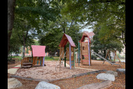 Bild Ein Highlight der Umgestaltung ist der neue Spielplatz für drei- bis sechsjährige Kinder.