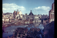 Bild Fotografie der zerstörten Nürnberger Altstadt, Pegnitzpartie zwischen Karlsbrücke und Fleischbrücke.