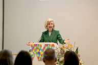 Bild Bürgermeisterin Prof. Dr. Julia bei der 12. Verleihung des „Mosaik-Jugendpreises – Mit Vielfalt gegen Rassismus“ am Mittwoch, 18. März 2026, in München.