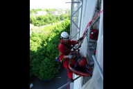 Bild Am Freitag, 2. Mai 2025, hat die Berufsfeuerwehr Nürnberg, Feuerwache 2, Höhenrettung, an der Kongresshalle eine Höhenrettungsübung durchgeführt.