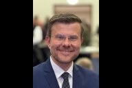 Bild Oberbürgermeister Marcus König gewinnt die Stichwahl gegen seinen Herausforderer Nasser Ahmed mit 55,5 zu 44,5 Prozent.