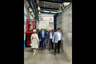 Bild Von links nach rechts: Wirtschafts- und Wissenschaftsreferentin Dr. Andrea Heilmaier, Oberbürgermeister Marcus König, Christian Bernreiter, Bayerischer Staatsminister für Wohnen, Bau und Verkehr, sowie Alexander Preis, Werksleiter DB Fahrzeuginstandhaltung GmbH, beim gemeinsamen Rundgang durch das Nürnberger DB-Werk am Freitag, 4. Juli 2025.