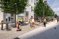 Bild Verlegt wird ein neuer Belag aus Granitpflaster, wie er bereits am angrenzenden Ludwigsplatz verwendet wurde. In der Mitte der Gasse entstehen neun neue Baumstandorte, eingefasst von einem wasserdurchlässigen „Klimaband“ aus erstmals in Nürnberg verwendeten wasserspeichernden Steinen.