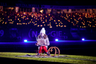 Bild Für das Adventssingen am Freitag, 22. Dezember 2023, im Max-Morlock-Stadion wird wieder ein Vorlesekind für die Weihnachtsgesichte gesucht. Das Foto zeigt das Vorlesekind des Jahres 2018.