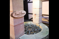 Bild Wunschbrunnen im Handwerkerhof Nürnberg.