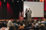 Bild Streitschlichterehrung der Nürnberger Schulen 2025 im Gemeinschaftshaus Langwasser. 