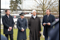 Bild Über die aktuellen Entwicklungen und künftige Maßnahmen zur Sicherheit im und um den Nürnberger Hauptbahnhof haben am Freitag 13. Februar 2026, am Nelson-Mandela Platz (v. links) der Staatssekretär im Staatsministerium des Innern, für Sport und Integration, Sandro Kirchner, Helen Townson, Leitende Polizeidirektorin und Leiterin der Bundespolizeidirektion Nürnberg, Petra Strohbach, Generalstaatsanwältin in Nürnberg, und Nürnbergs Oberbürgermeister Marcus König, informiert.