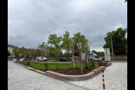 Bild Der historisch wertvolle, aber stark versiegelte Stadtteil St. Johannis hat mit dem neuen Pocket Park zusätzliches Grün erhalten. Er wurde am Dienstag, 21. April 2026, der Öffentlichkeit übergeben.