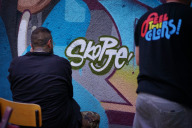 Bild Mit der Städtepartnerschaft als thematischem Bestandteil haben Kunstschaffende aus Nürnberg und Skopje 2023 in der nordmazedonischen Partnerstadt deren Namen umgesetzt.