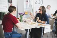 Bild Speed Dating für mehr Bio in Kantinen (von links): Simone Klebes, abokiste GmbH), und Karin Wurdak, Helene Coblie GmbH.