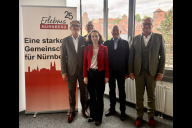 Bild Stadt und Handelsverein Erlebnis Nürnberg stärken die Zusammenarbeit für die Innenstadt (von links): Thomas Weckerlein, 1. Vorsitzender Erlebnis Nürnberg, Markus Pinzner, 2. Vorsitzender Erlebnis Nürnberg, Wirtschafts- und Wissenschaftsreferentin Dr. Andrea Heilmaier, Paolo Chesi, 3. Vorsitzender Erlebnis Nürnberg, und Carl-Peter Horlamus, Schatzmeister Erlebnis Nürnberg.
