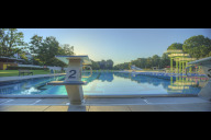 Bild Mit dem Westbad startet die Stadt Nürnberg am Freitag, 1. Mai, die Freibadsaison. Das Bild zeigt einen Startblock im Westbad.   