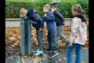 Bild Ob an heißen Sommertagen oder beim Spielen im Herbst: Die Nürnberger Trinkwasserbrunnen, wie hier in der Annette-Kolb-Anlage,
sind eine Bereicherung und sorgen für eine kleine Erfrischung zwischendurch. 
