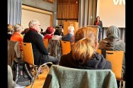 Bild Die Referentin für Familie, Jugend und Soziales der Stadt Nürnberg, Elisabeth Ries, begrüßte die Teilnehmer der Fachveranstaltung des Seniorenamts „Vielfalt im Alter“ am Weltseniorentag. 