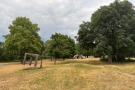 Bild Mit seinem alten Baumbestand und seiner abwechslungsreichen Gestaltung erinnert der Westpark – vor allem im westlichen Teil – an einen englischen Landschaftspark.