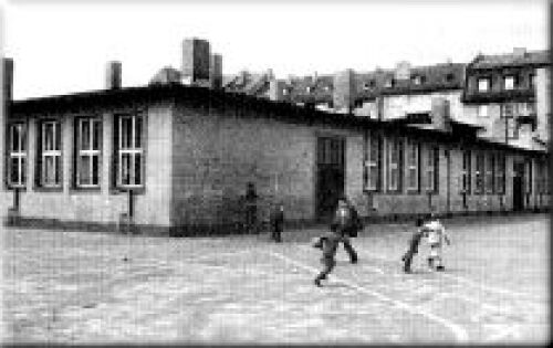 Zusätzliche Schulbaracke © Scharrer-MS