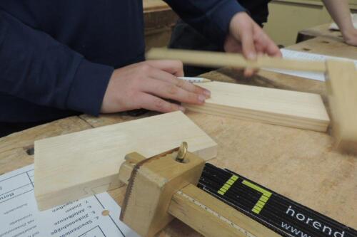 Holz bearbeiten in  Berufsschule