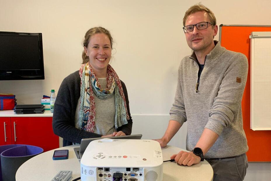 Frau Merkel und Herr Meier, Bild © M. Meier / Sigena-Gymnasium