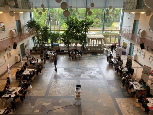 Während einer Gesprächsrunde