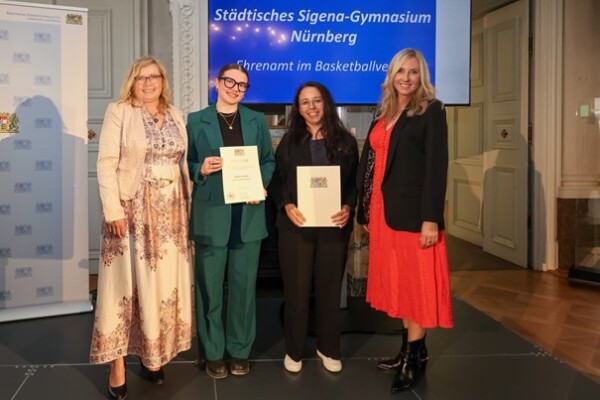Jennifer Vorobiev zusammen mit Anna Stolz