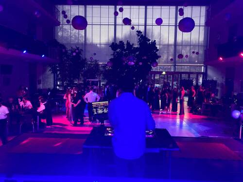 Blick von der Bühne in die Aula © T. Metz / Sigena-Gymnasium