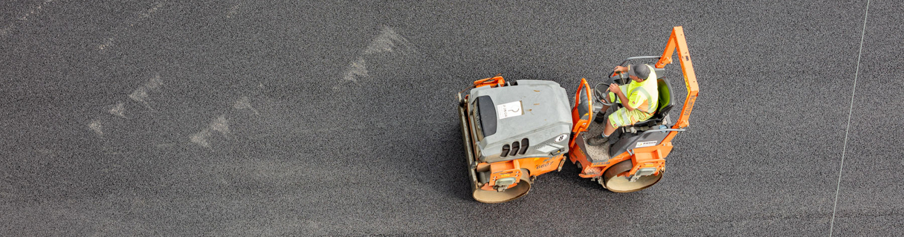 Asphalteinbau Walze Baustelle, Bild © Christian Hertlein - Studio Höhn / SÖR / Stadt Nürnberg