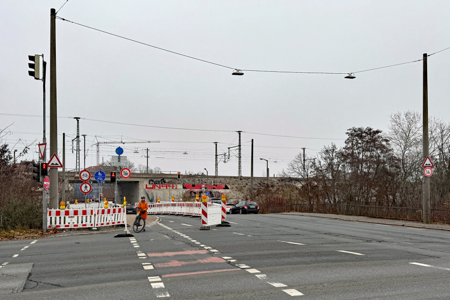 Teilgesperrte Brücke der Schwabacher Straße über den alten Ludwig-Main-Donau-Kanal, Bild © André Winkel / Stadt Nürnberg