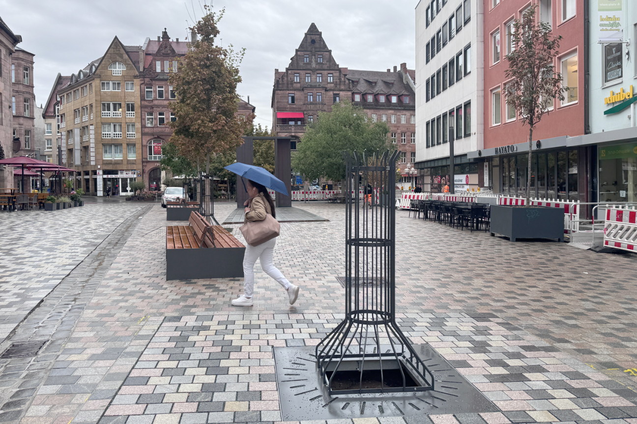 Zwei zusätzliche Baumquartiere sorgen künftig für mehr Grün und Schatten auf dem Hallplatz, Bild © André Winkel / Stadt NÜrnberg