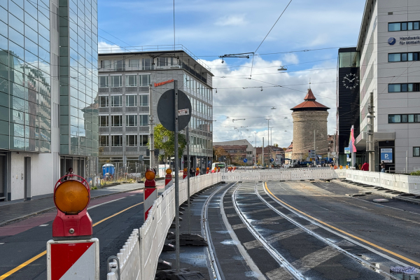 Baustelle Sulzbacher Straße mit Blick zum Lauferturm