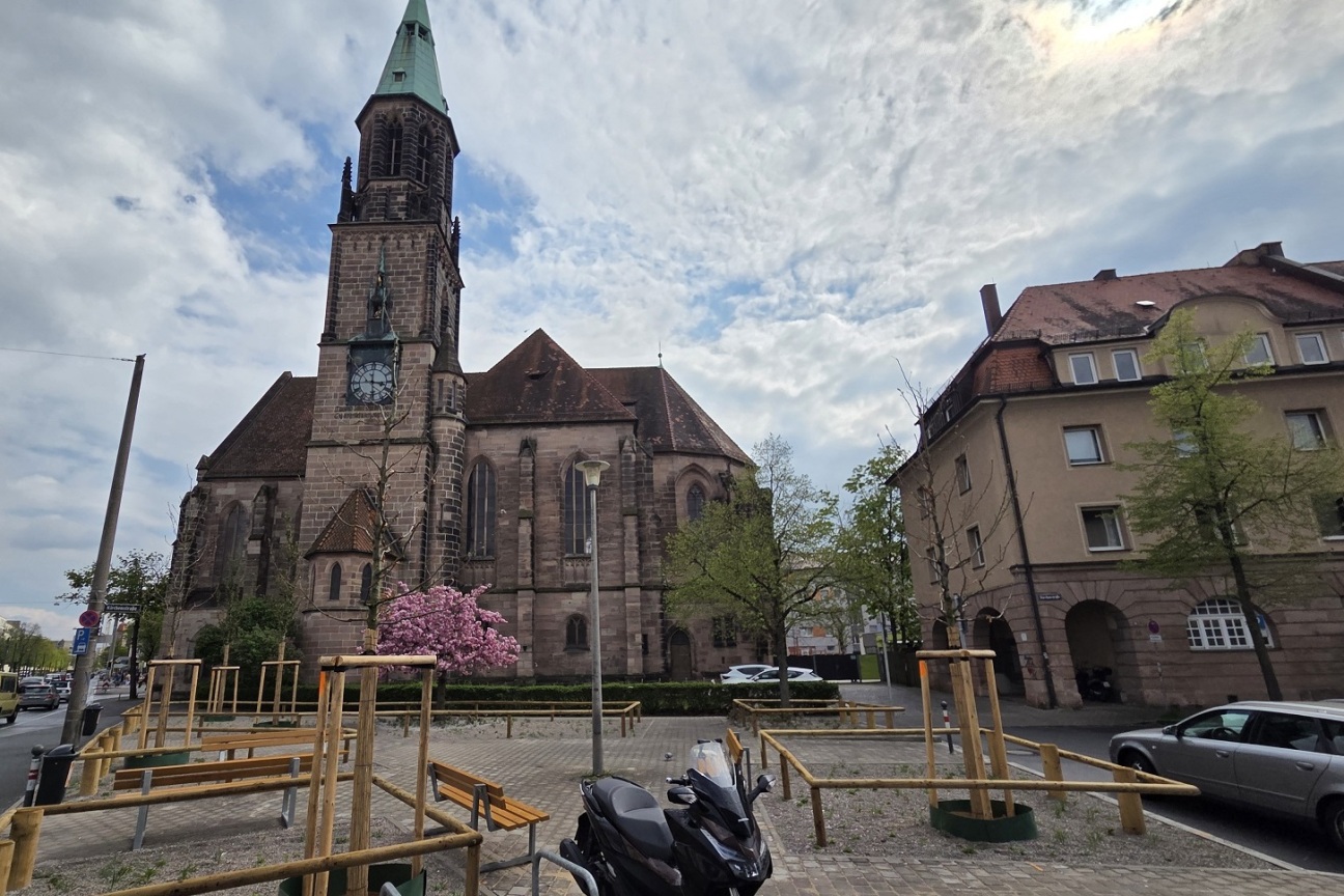202604 Kirchenstr Kirschblüte, Bild © Steffen Stritt / SÖR / Stadt Nürnberg