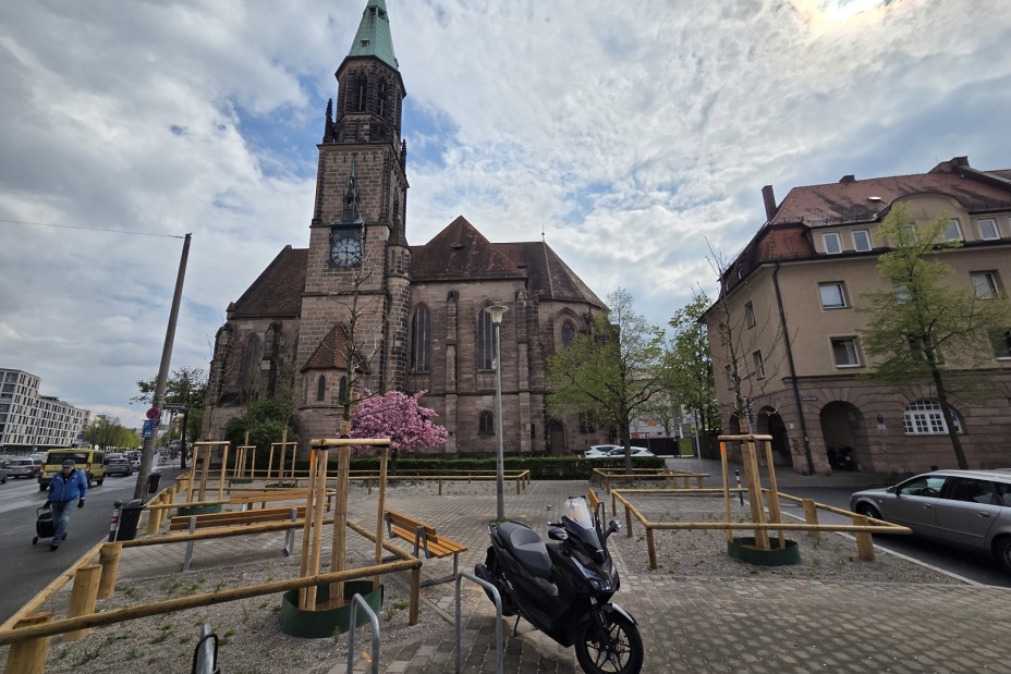 202604 Kirchenstr Kirschblüte, Bild © Steffen Stritt / SÖR / Stadt Nürnberg