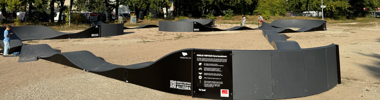 Panoramaaufnahme der mobilen Pumptrackanlage am Hiroshimaplatz Nürnberg