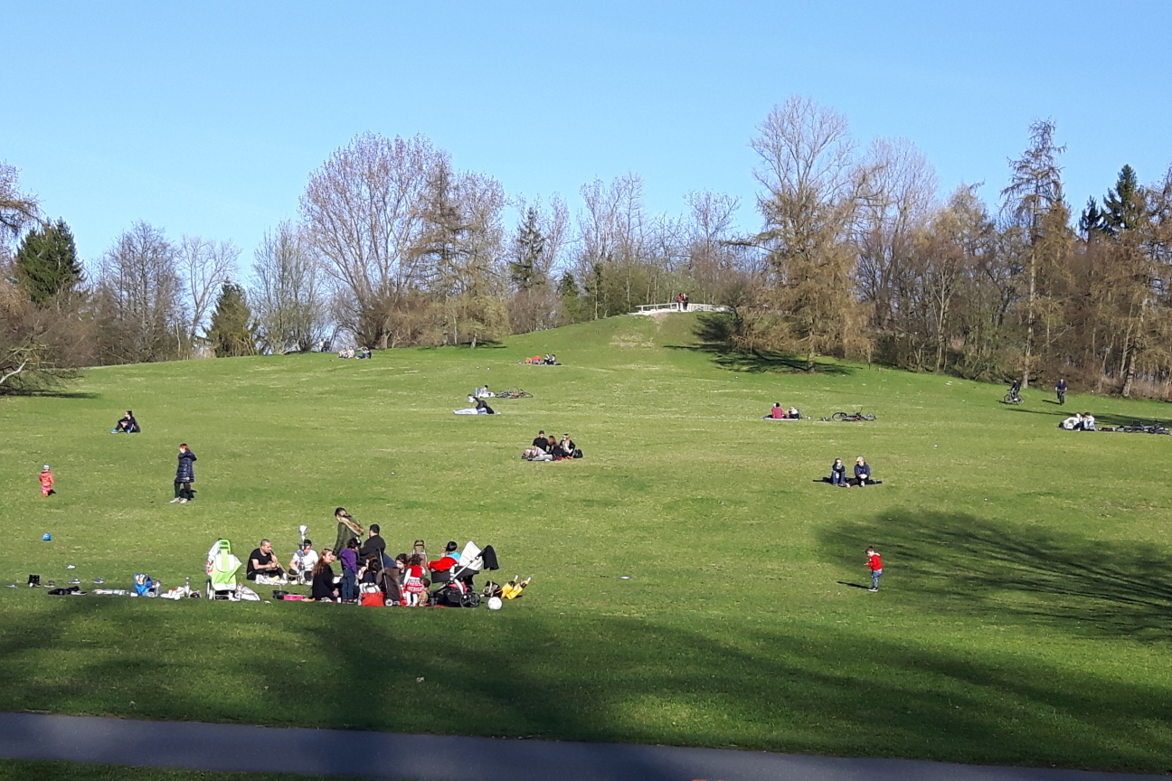 Bild © SÖR Die Liegewiese vor dem Marienbuck ist sehr beliebt., Bild © SÖR