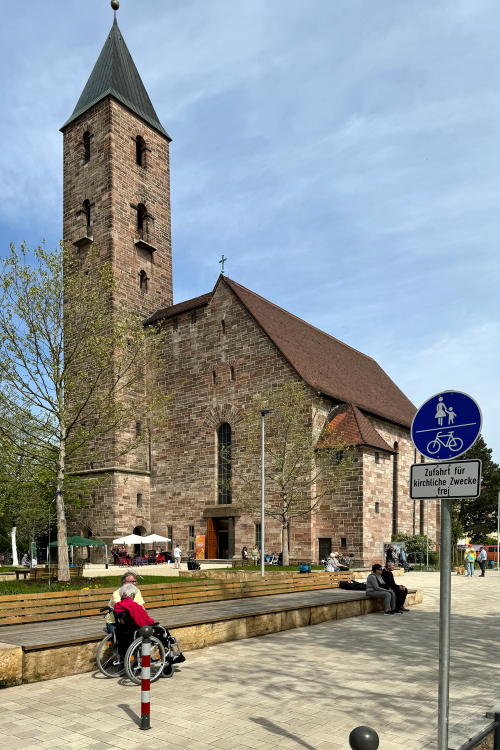 Helmut-Herold-Platz und St. Markus Kirche © André Winkel / Stadt Nürnberg